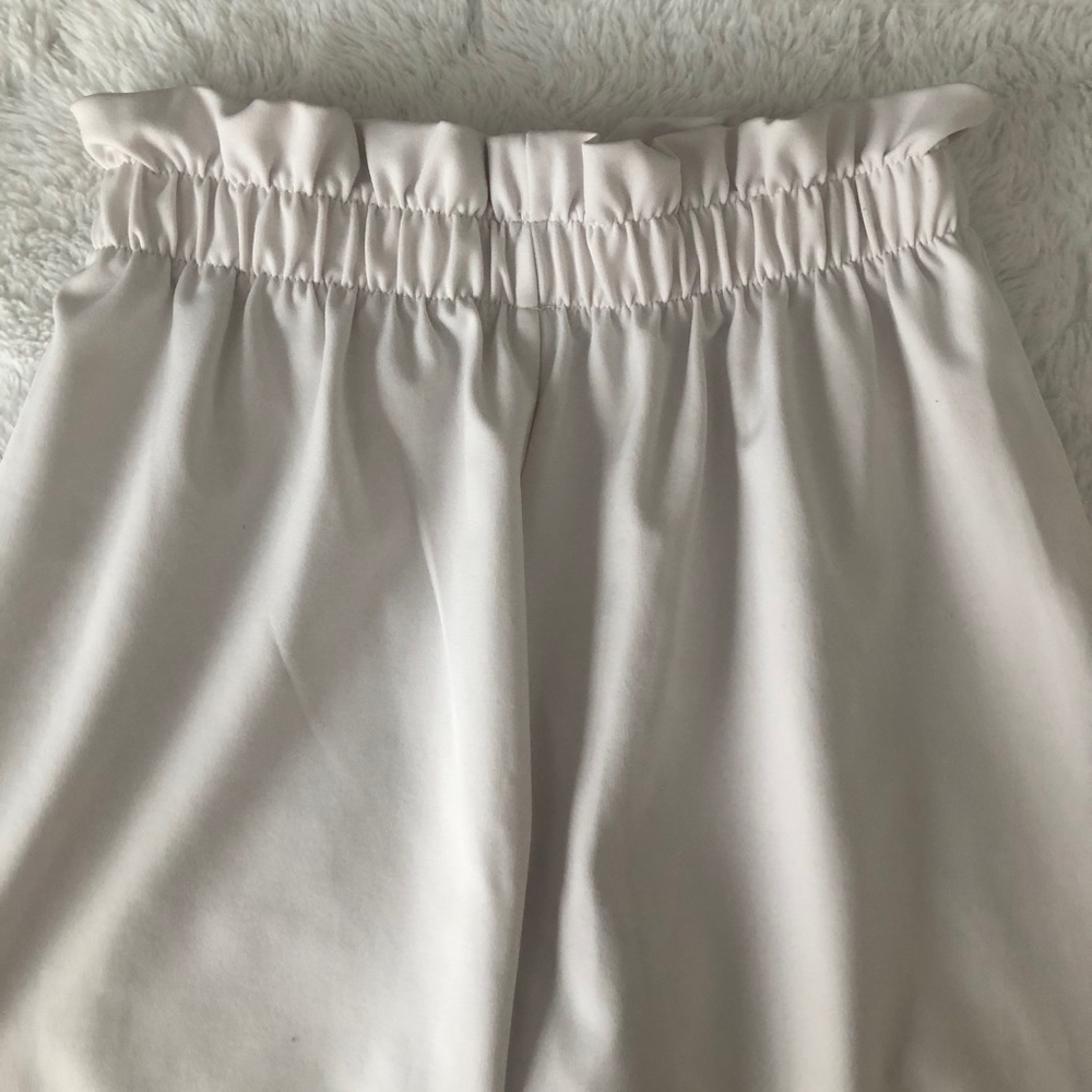 Cream pants - Picture 4 of 4